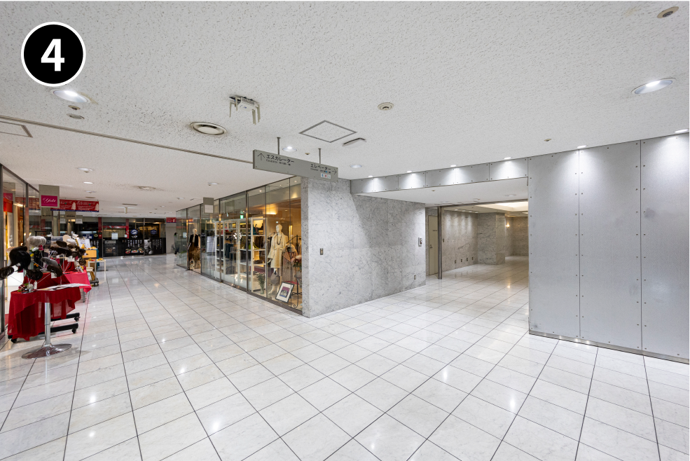 エレベーターで1Fヘ